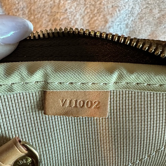 LOUIS VUITTON ALIZÉ monogram weekender in excellent condition. Travel in luxury! - Picture 6 of 7